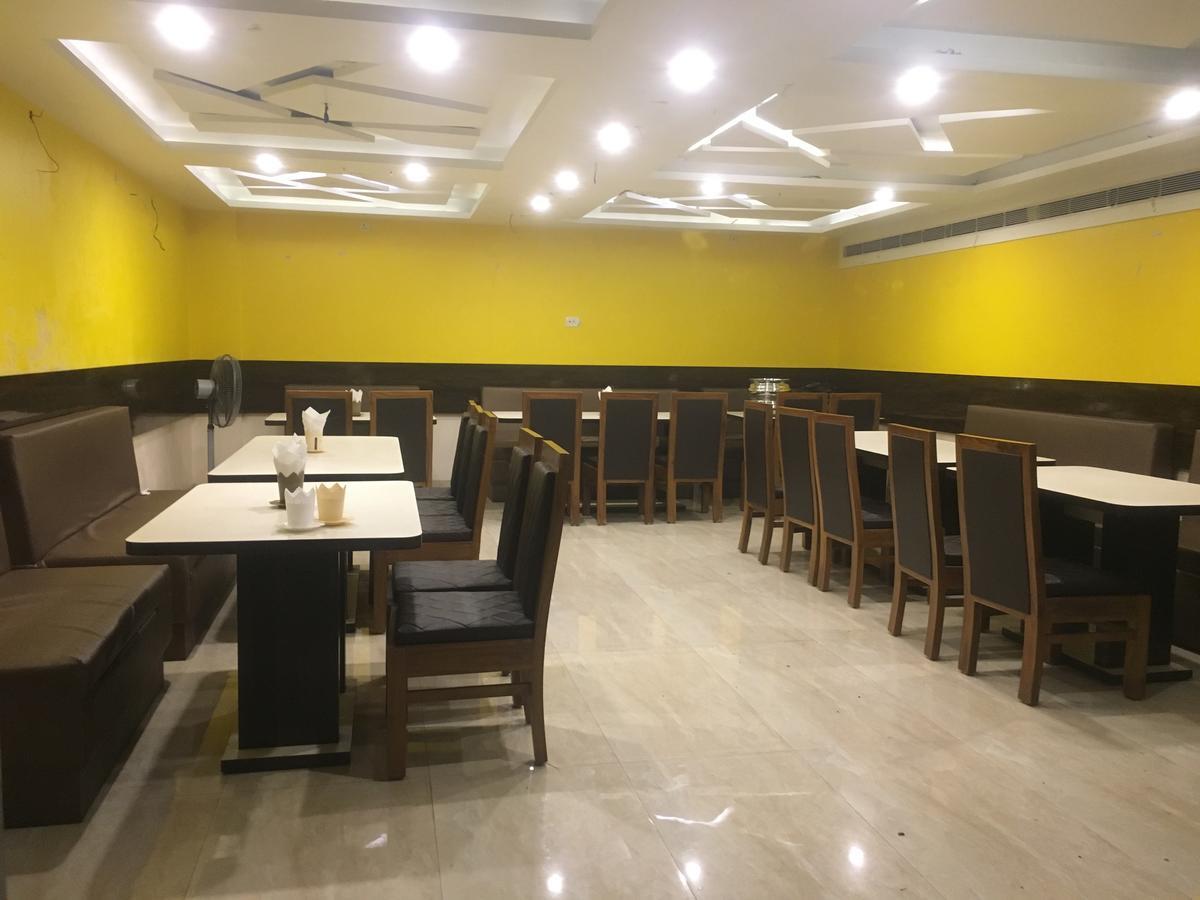 Hotel Ab Palace Dzsamsedpur Kültér fotó